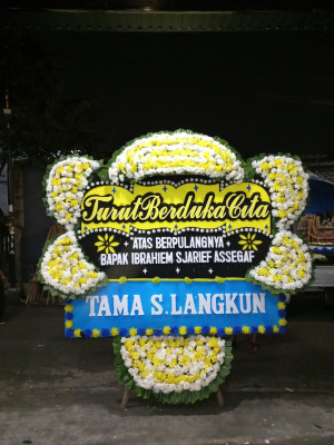 Papan Bunga Duka di Setiaratu